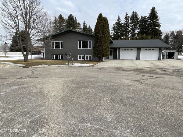 801 EVERGREEN Lane, Cando, ND 58324