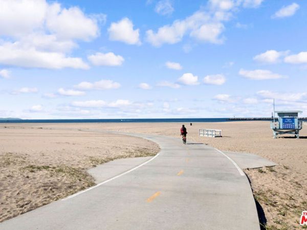 6415 Pacific Avenue, Unit C, Playa Del Rey, CA 90293