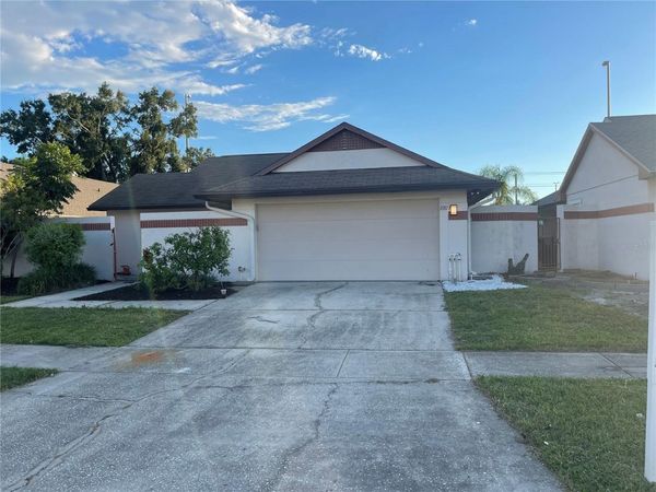 10813 VENICE CIRCLE , TAMPA, FL 33635