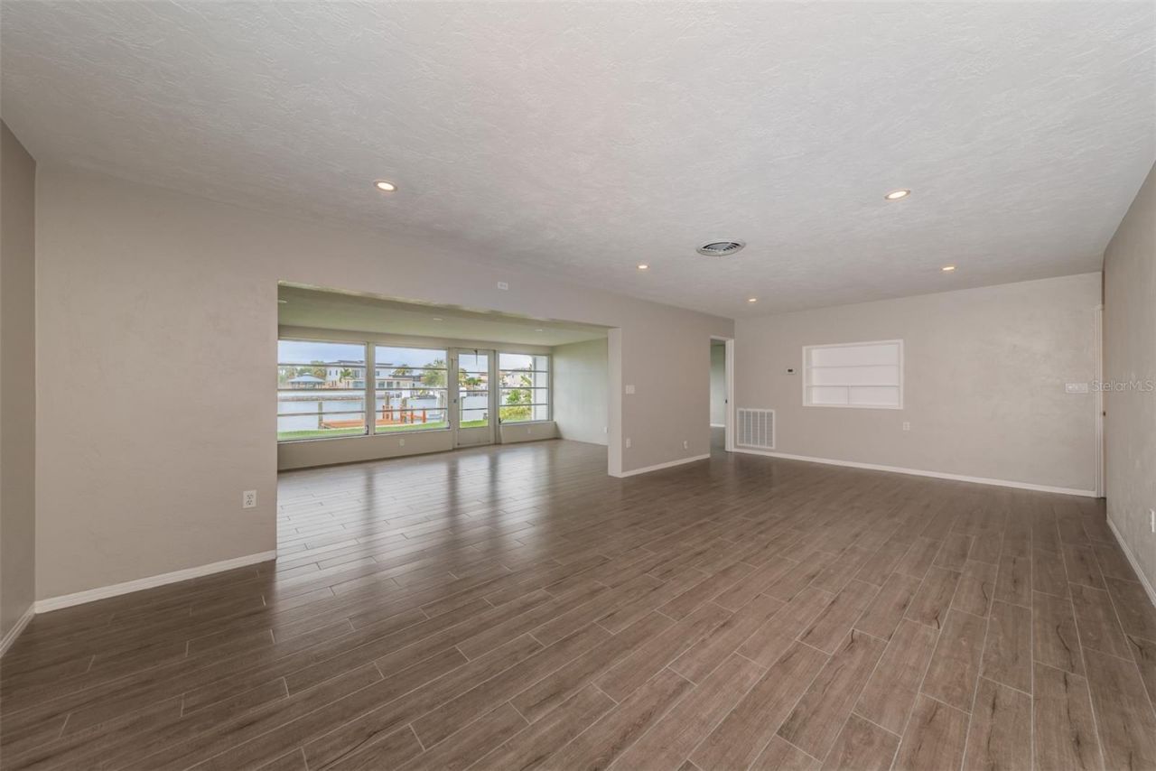 7927 11th Avenue S, Saint Petersburg, FL 33707 Photo