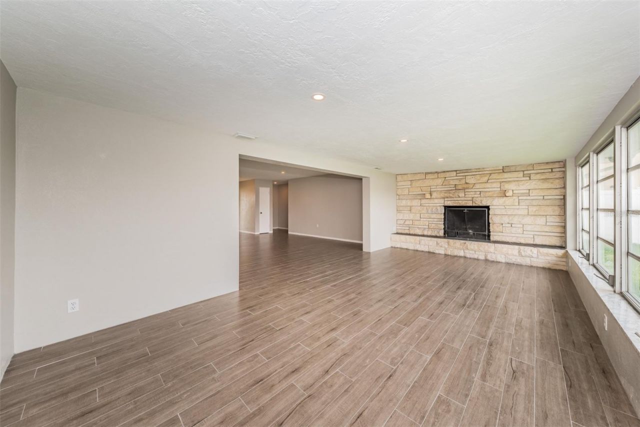 7927 11th Avenue S, Saint Petersburg, FL 33707 Photo