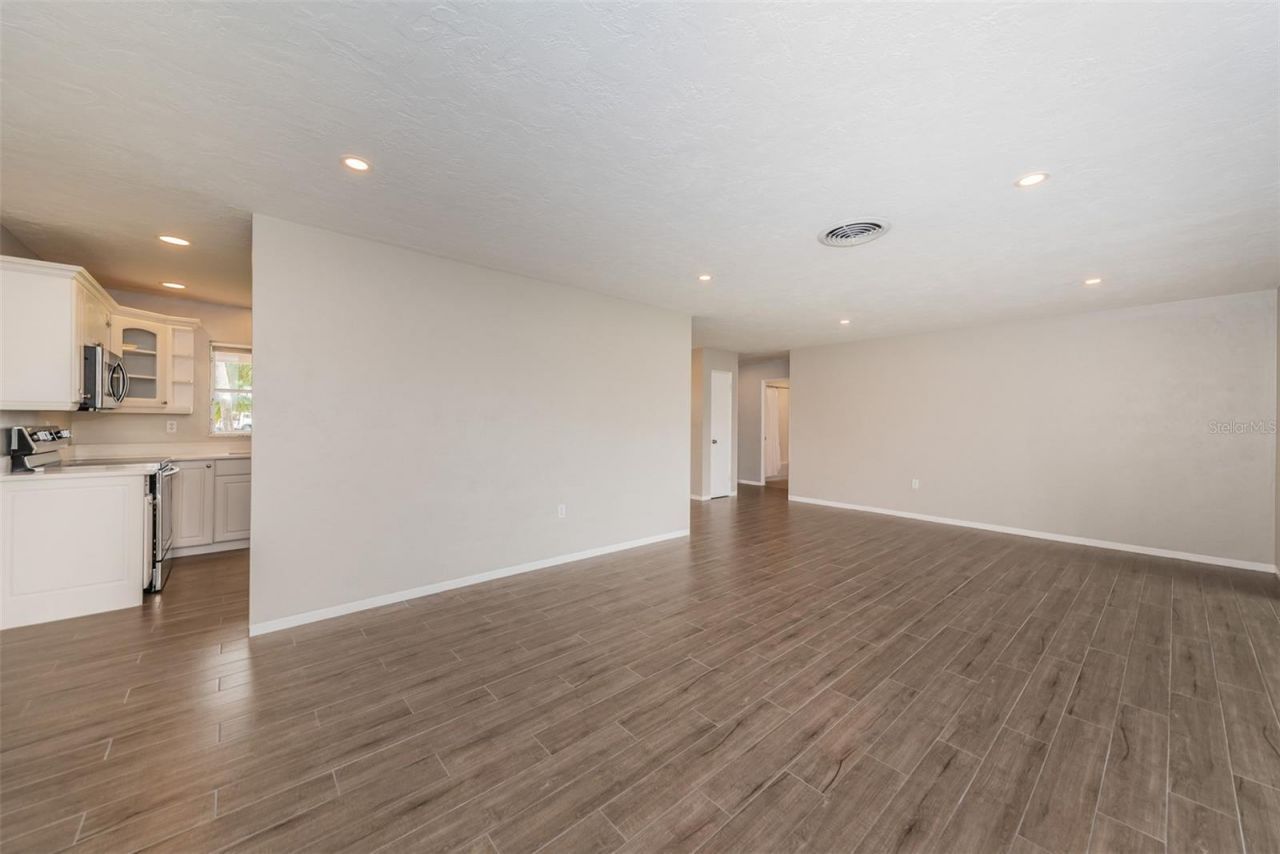 7927 11th Avenue S, Saint Petersburg, FL 33707 Photo