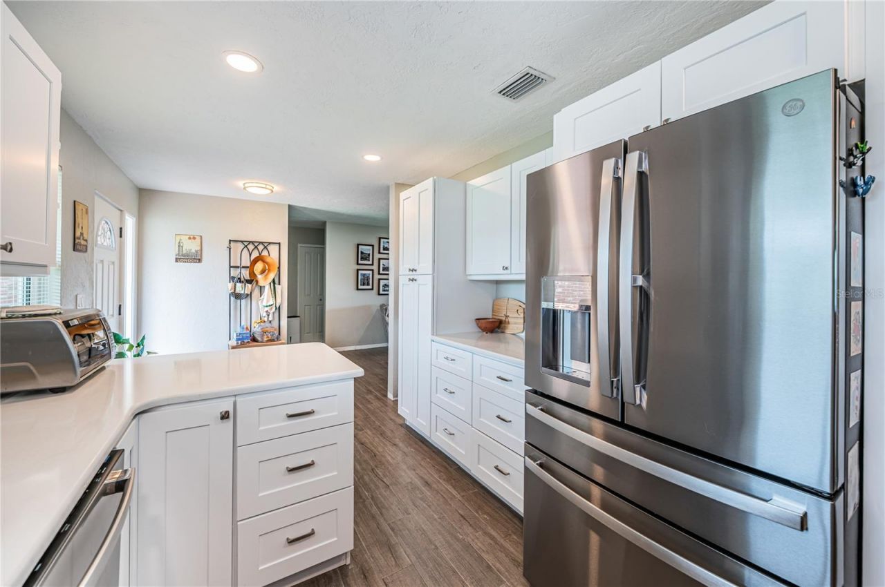 7927 11th Avenue S, Saint Petersburg, FL 33707 Photo