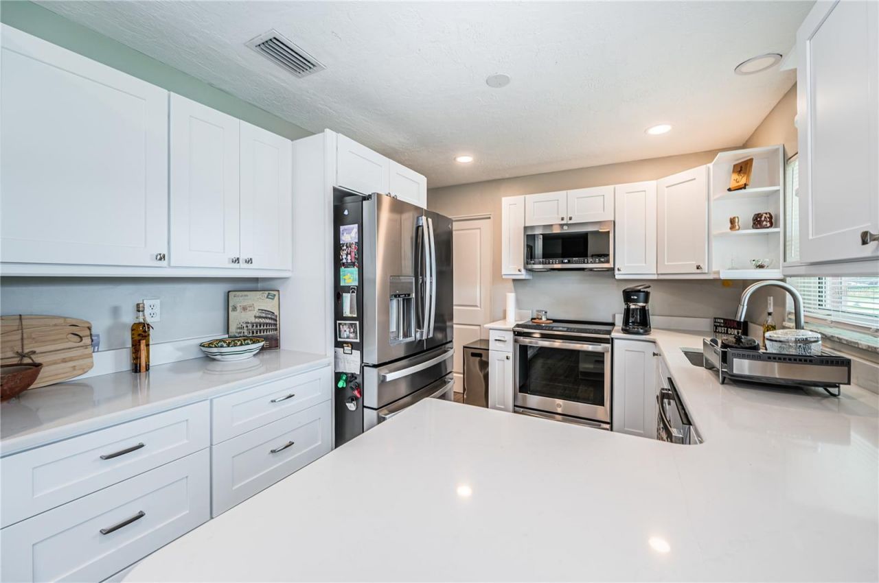 7927 11th Avenue S, Saint Petersburg, FL 33707 Photo