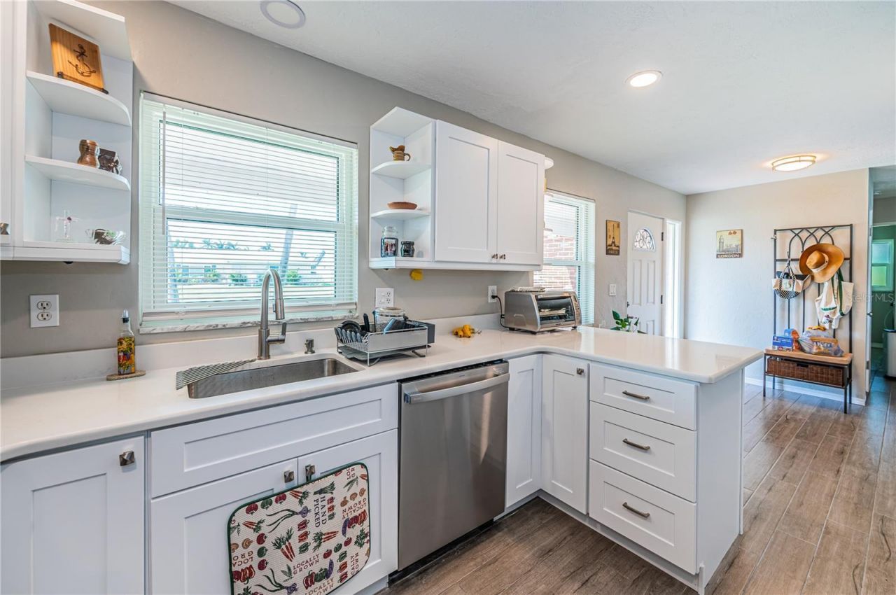 7927 11th Avenue S, Saint Petersburg, FL 33707 Photo