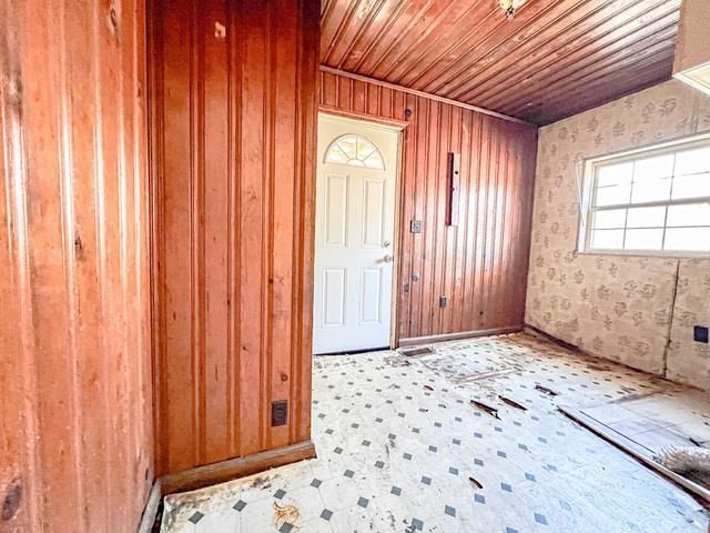 615 Palm St. Photo 11