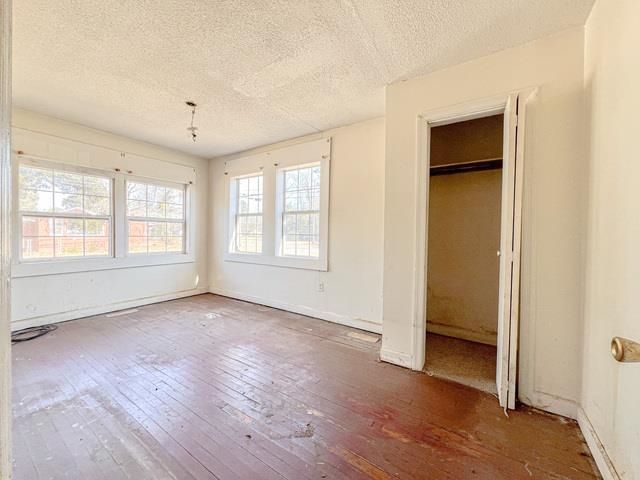 615 Palm St. Photo 15