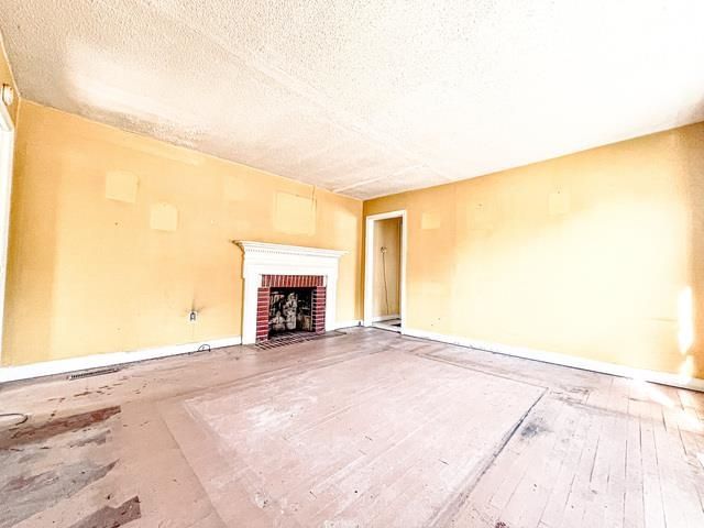 615 Palm St. Photo 2