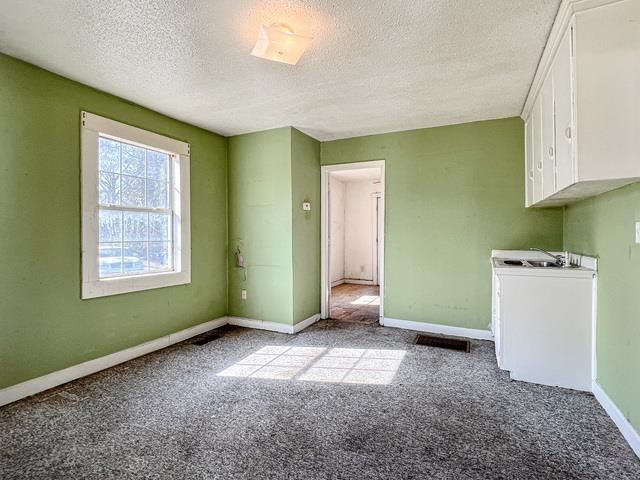 615 Palm St. Photo 5