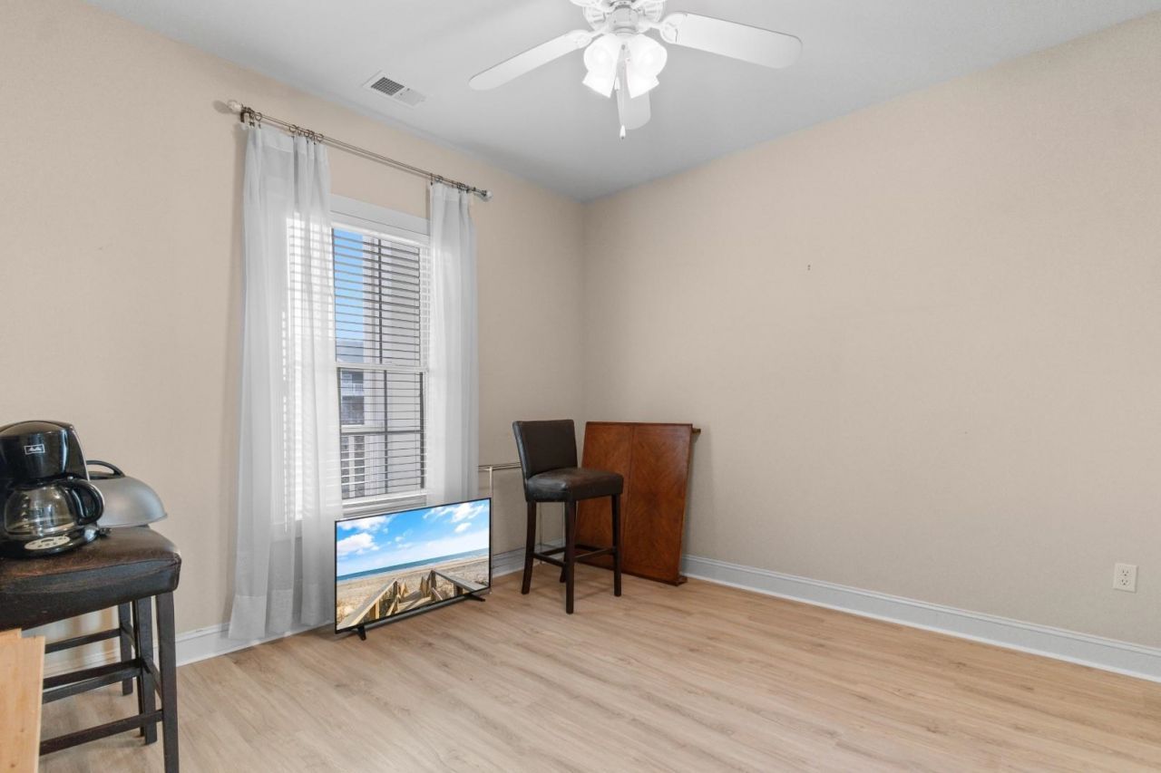 4895 Luster Leaf Circle  Photo 19