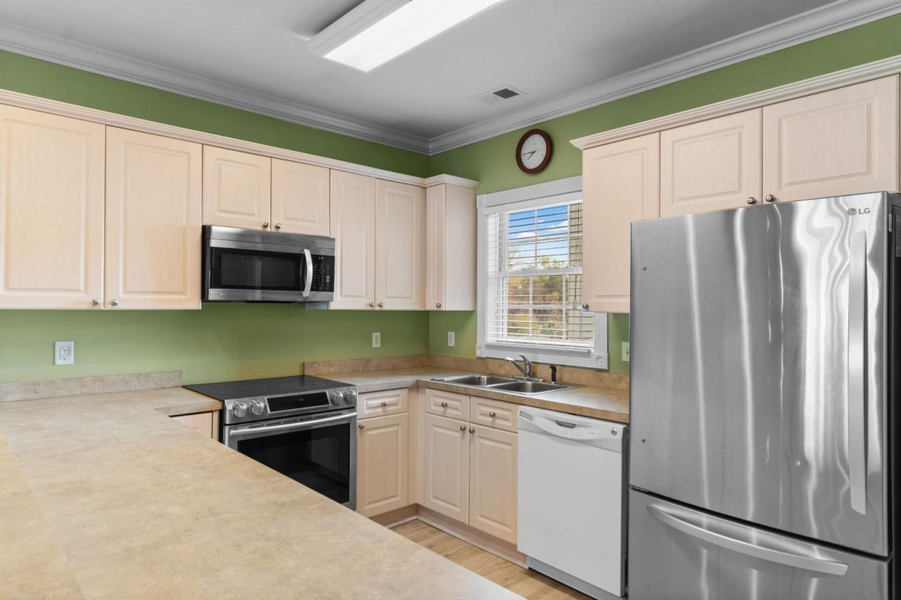 4895 Luster Leaf Circle  Photo 4