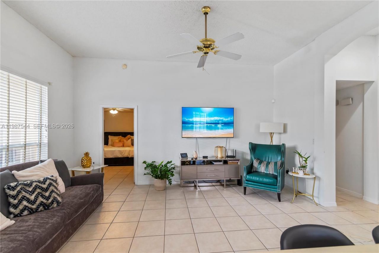 1886 NW 145th Ter , Pembroke Pines, FL 33028 Photo