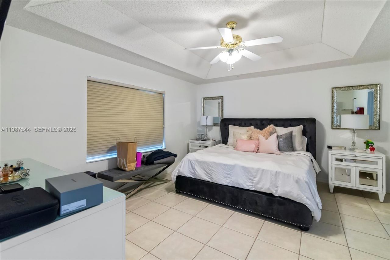 1886 NW 145th Ter , Pembroke Pines, FL 33028 Photo
