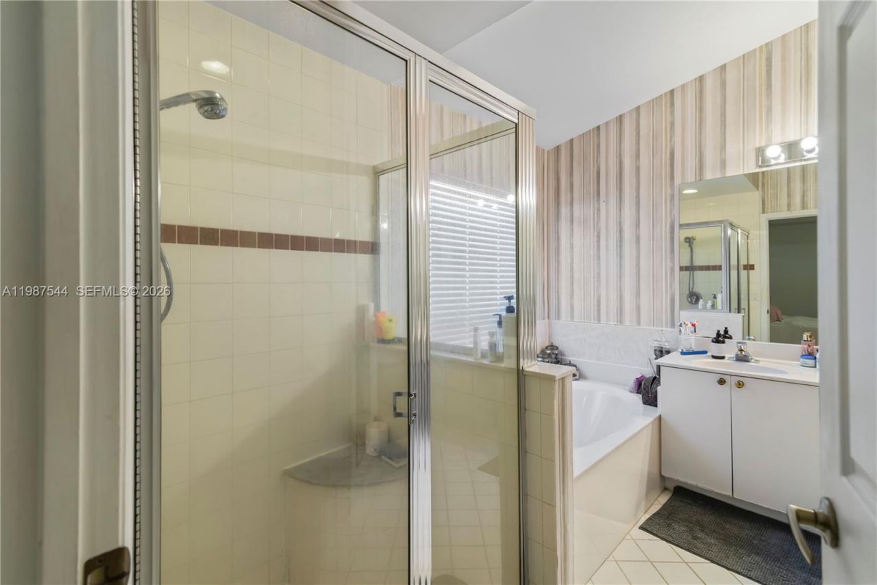 1886 NW 145th Ter , Pembroke Pines, FL 33028 Photo