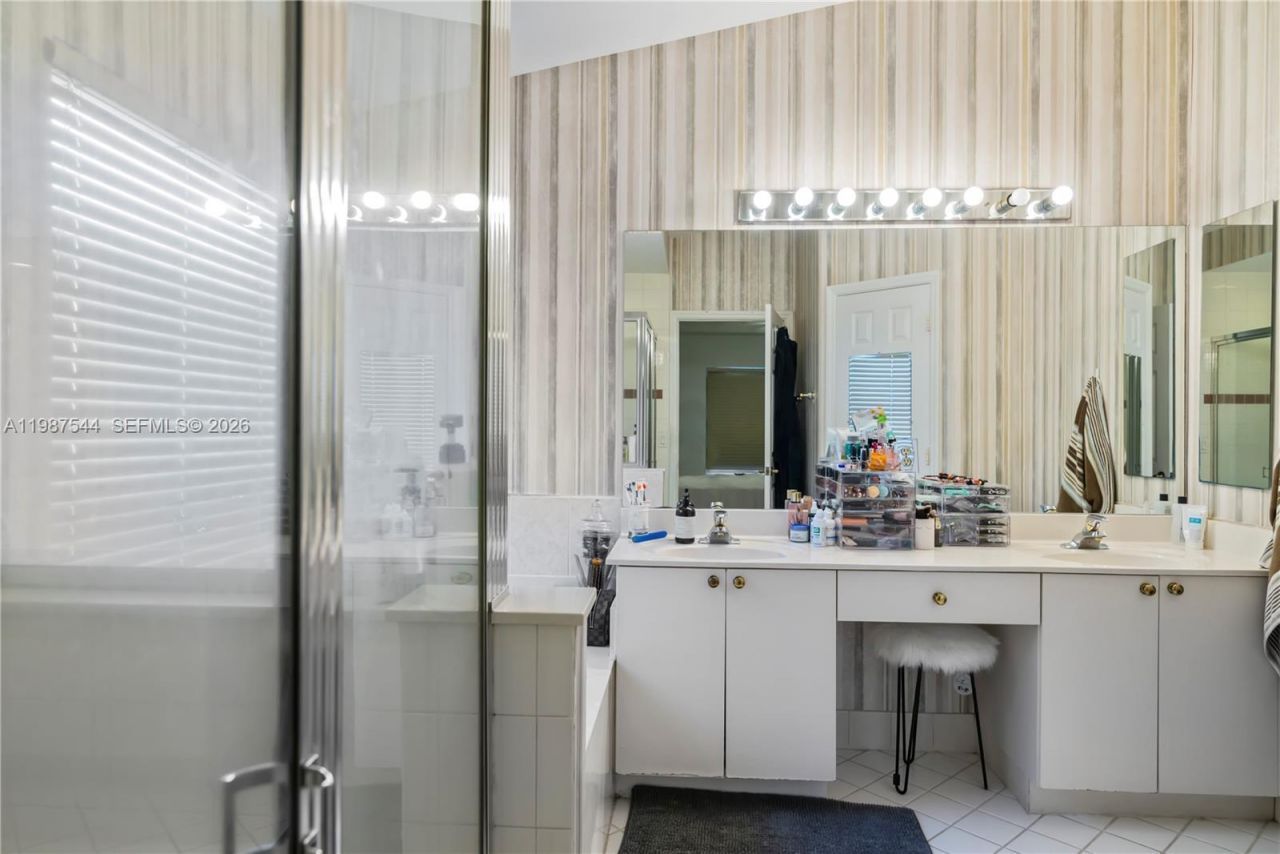 1886 NW 145th Ter , Pembroke Pines, FL 33028 Photo