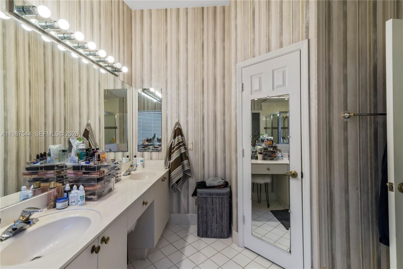 1886 NW 145th Ter , Pembroke Pines, FL 33028 Photo