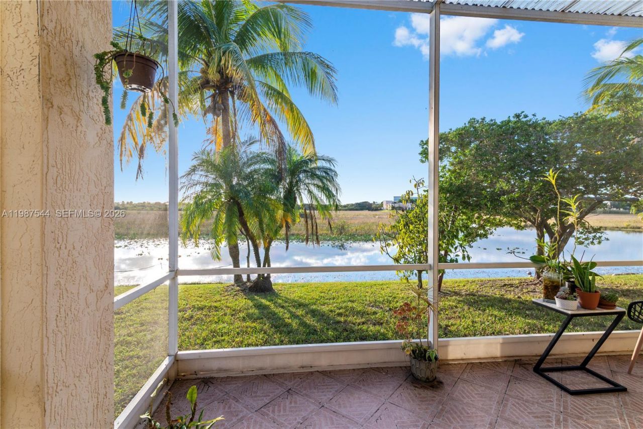 1886 NW 145th Ter , Pembroke Pines, FL 33028 Photo