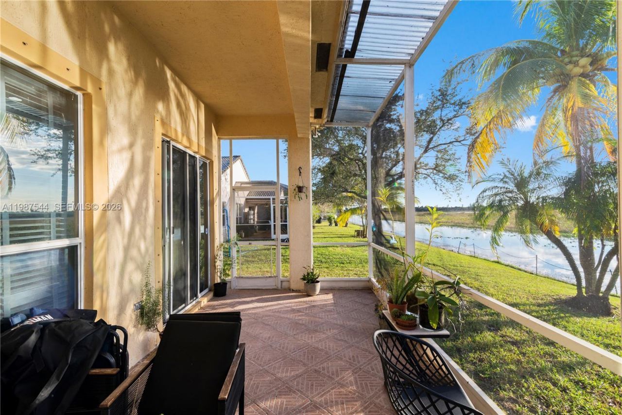 1886 NW 145th Ter , Pembroke Pines, FL 33028 Photo