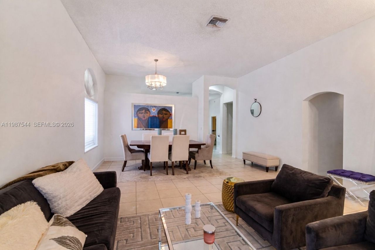 1886 NW 145th Ter , Pembroke Pines, FL 33028 Photo