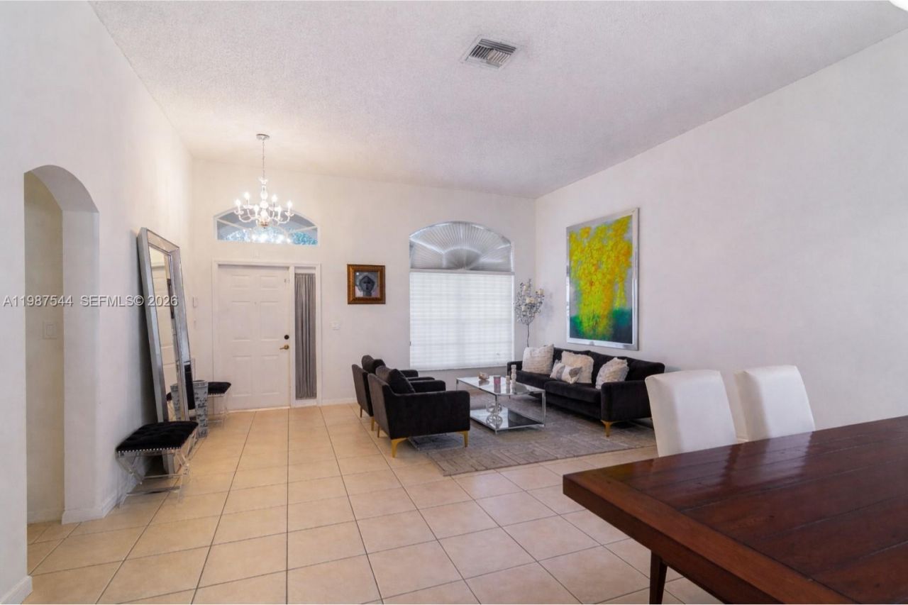 1886 NW 145th Ter , Pembroke Pines, FL 33028 Photo