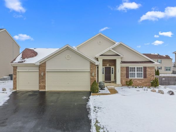 130 Annelise Lane , Volo, IL 60020