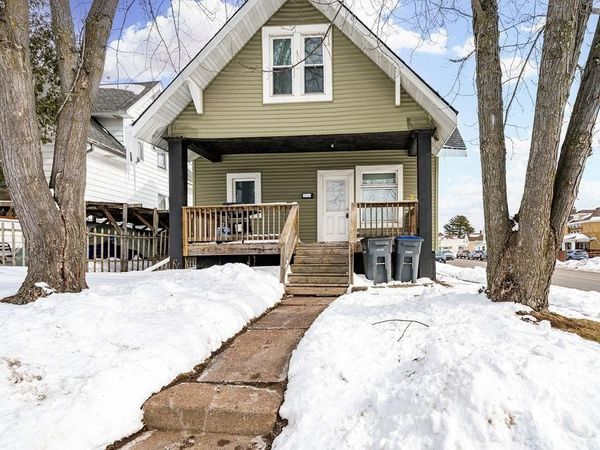 902 N 11th Avenue E, Duluth, MN 55805