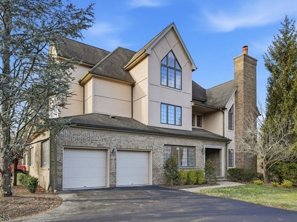 204 Bearwoods Rd, Park Ridge, NJ 07656