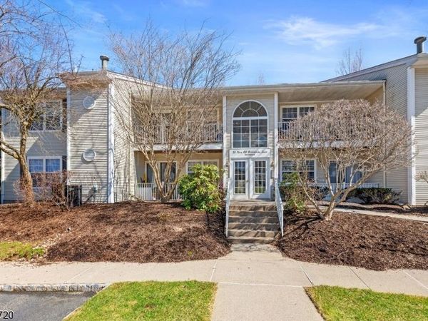 67 Brookside Ln, Mount Arlington, NJ 07856
