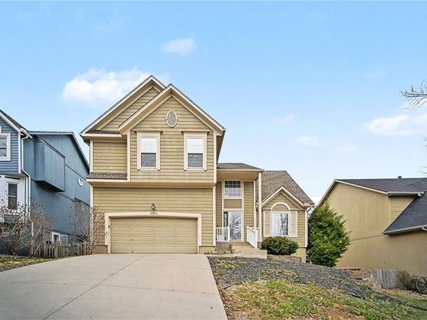 13924 W 71st Place, Shawnee, KS 66216