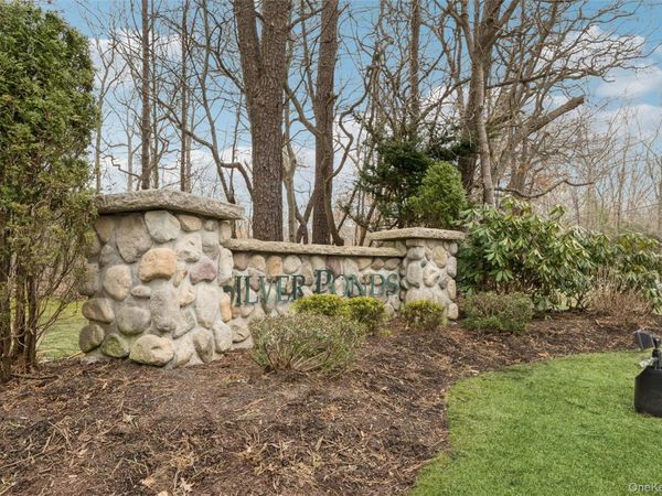 154 Farm House Court , Manorville, NY 11949