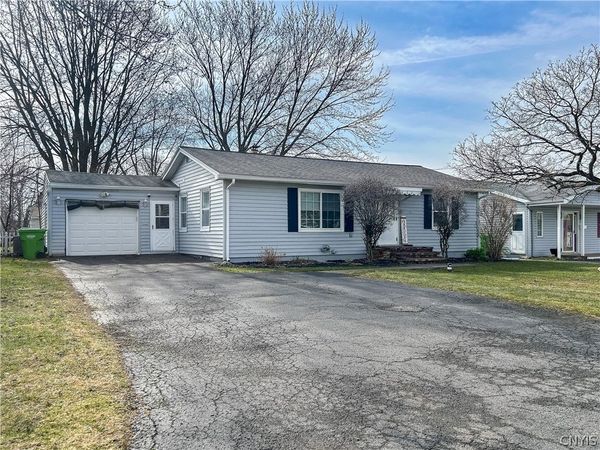 120 Vincent Avenue , Liverpool, NY 13088