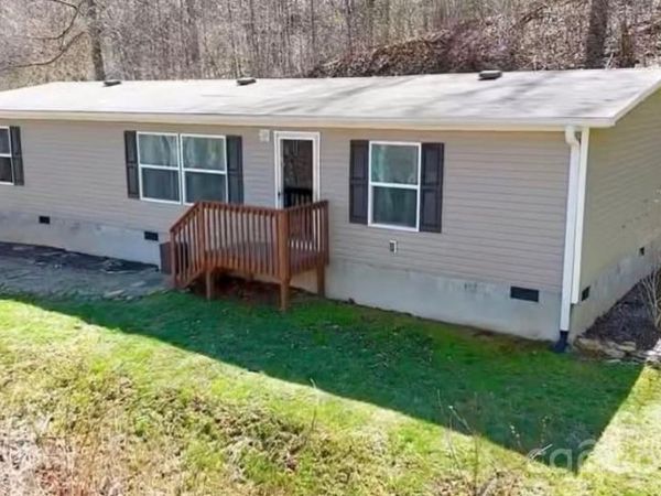 256 Inglewood Cove Road, Waynesville, NC 28786