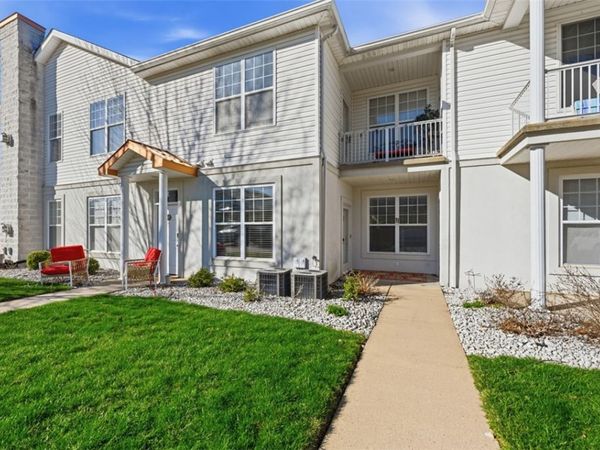 217 Adams Pointe Blvd, Unit 11, Mars, PA 16046