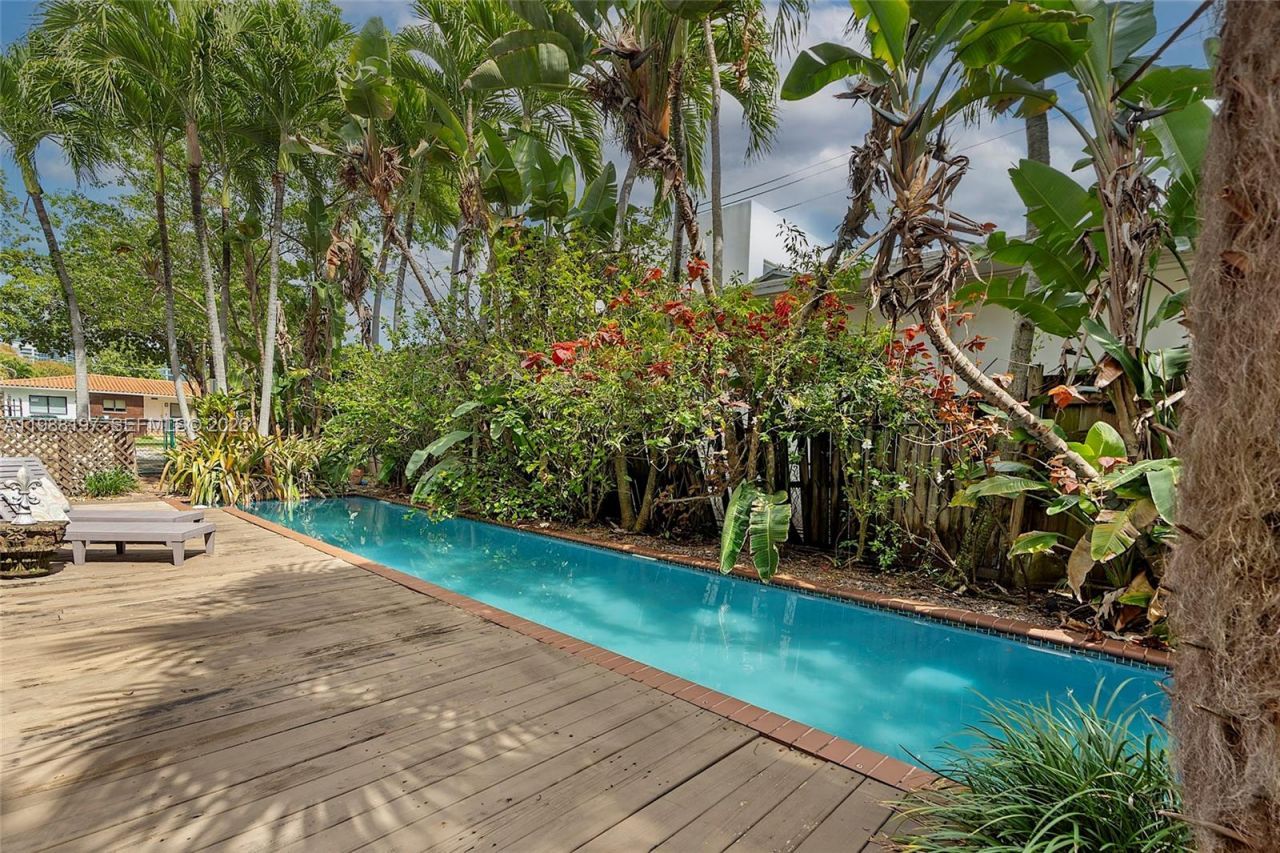 120 SW 24th Rd , Miami, FL 33129 Photo