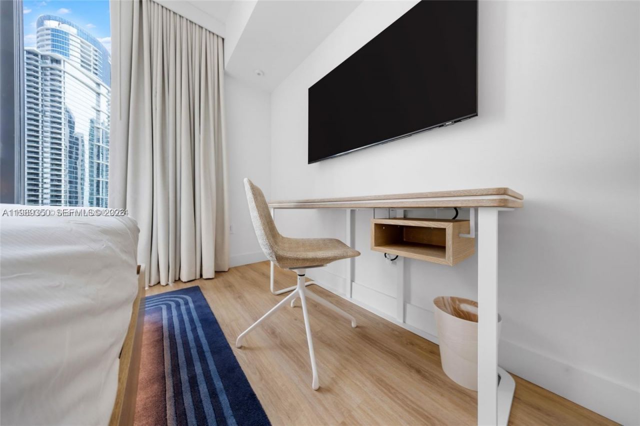 159 NE 6 St , Unit 1617, Miami, FL 33132 Photo