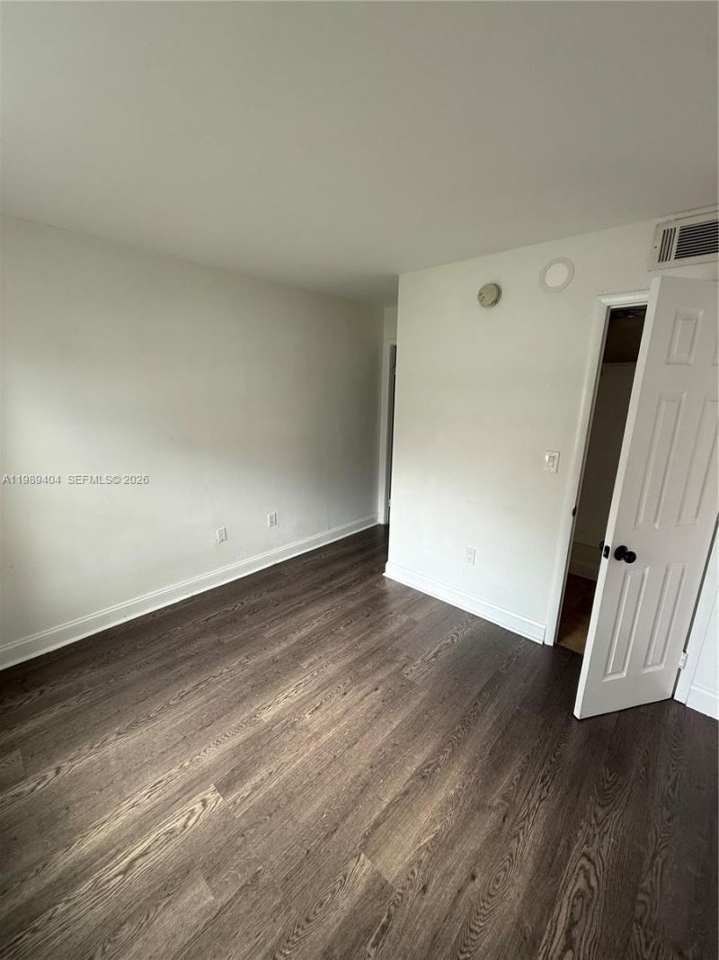5199 NW 7th St, Unit 111, Miami, FL 33126 Photo