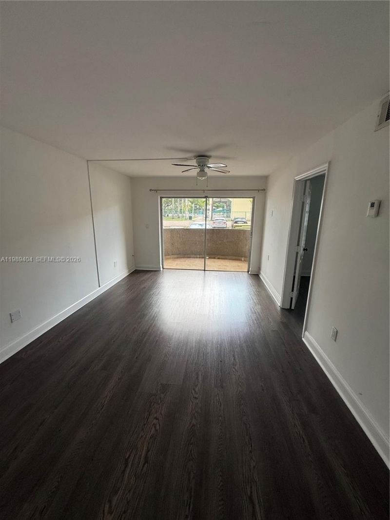 5199 NW 7th St, Unit 111, Miami, FL 33126 Photo