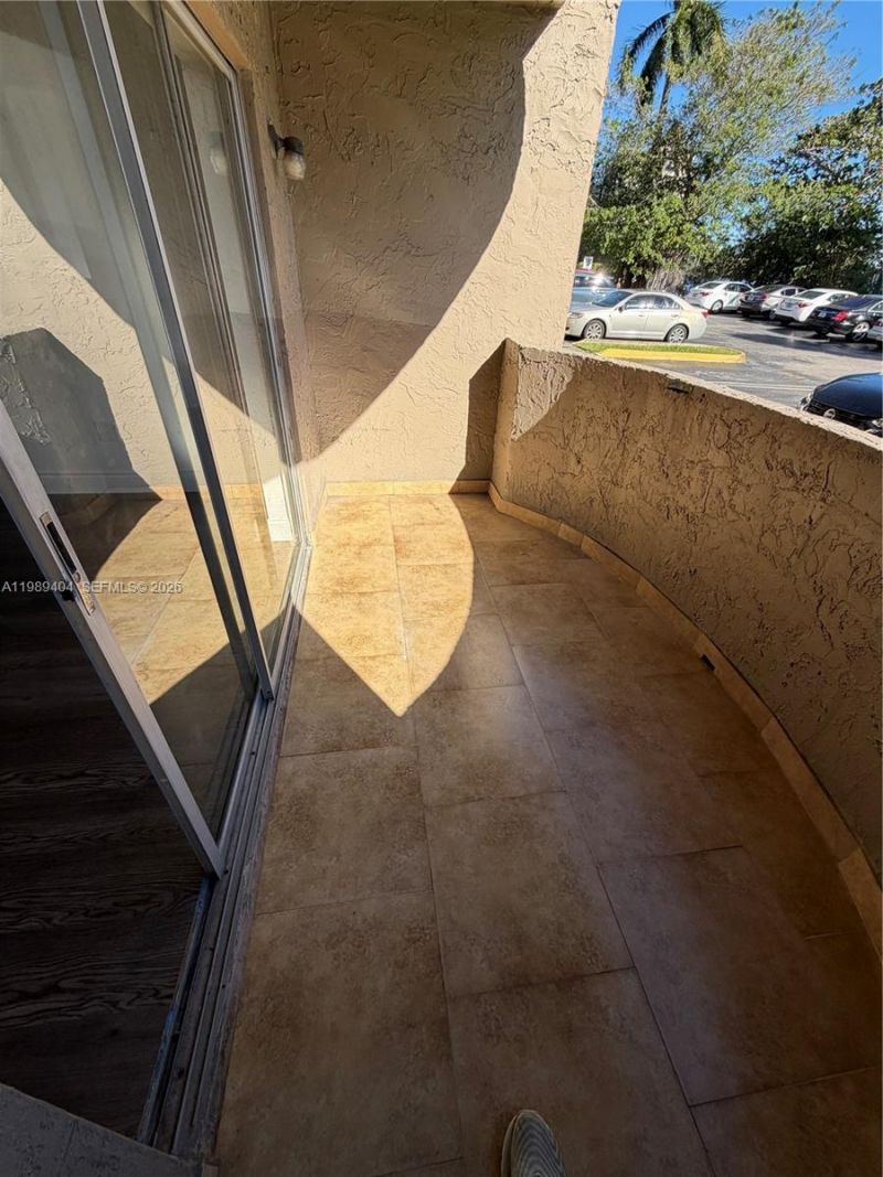 5199 NW 7th St , Unit 111, Miami, FL 33126 Photo