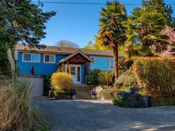 433 Poplar St , Nanaimo, BC V9S 2H1