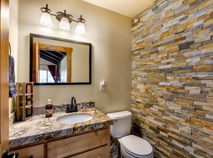 1238 Tokochi Street, South Lake Tahoe, CA 96150 Photo