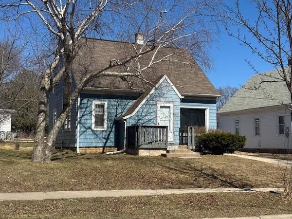 4124 W KIEHNAU AVENUE, Milwaukee, WI 53209