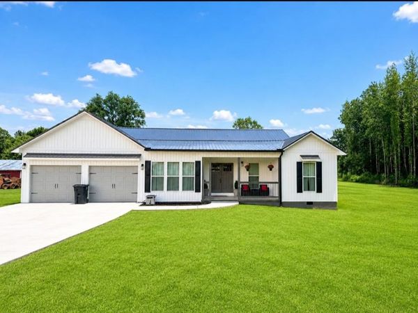 520 Cloverleaf Cir, Killen, AL 35645