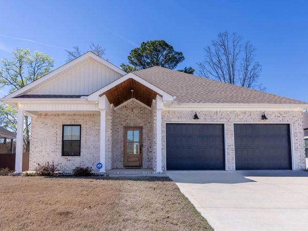 157 Silver Leaf Ln, Florence, AL