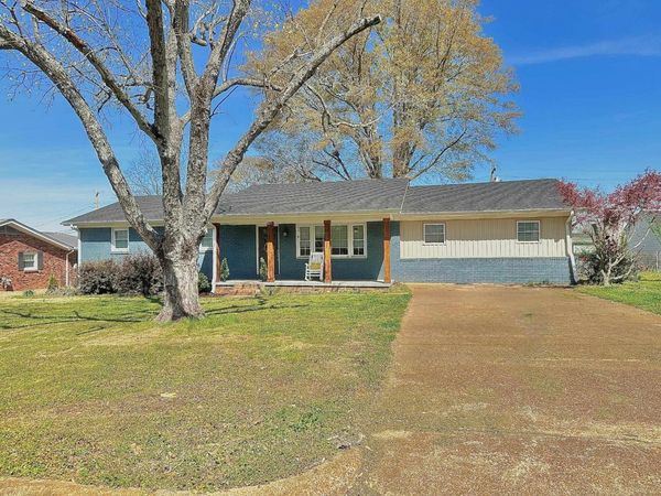 1009 Hemlock St, Tuscumbia, AL