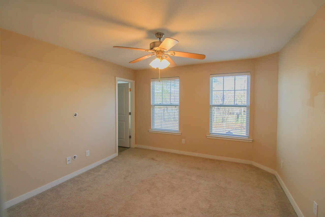 4946 Ballantine Drive Photo 10