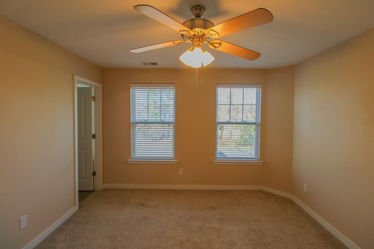 4946 Ballantine Drive Photo 15