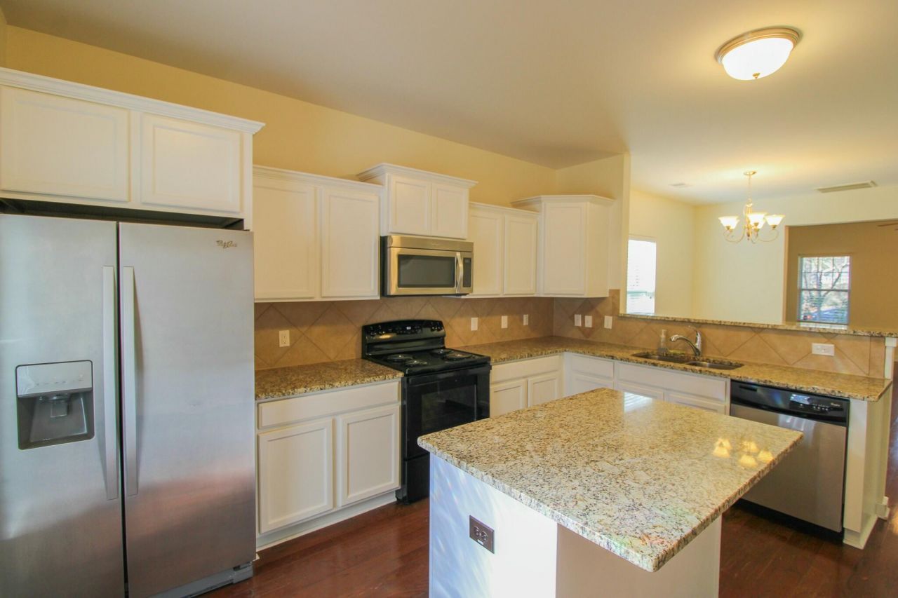 4946 Ballantine Drive Photo 8