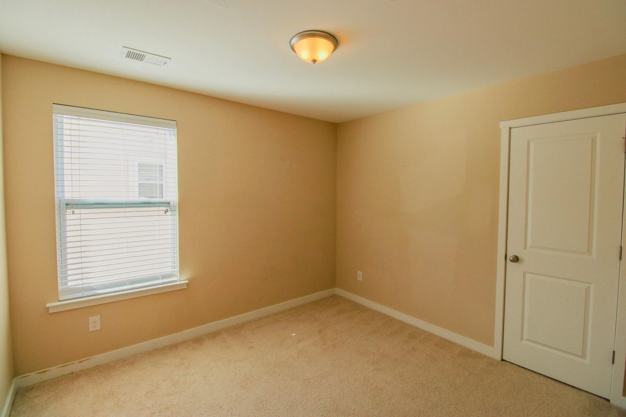 4946 Ballantine Drive Photo 9