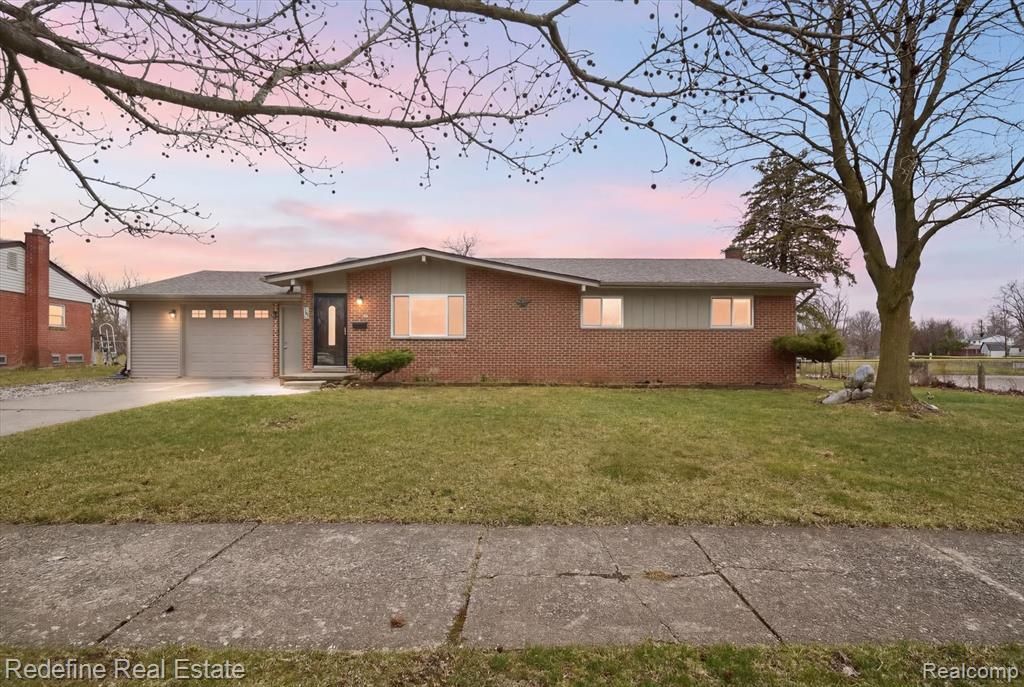 395 Nichols Drive, Saline, MI 48176 Main Photo