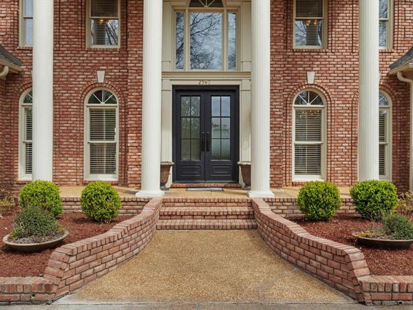 2540 HALLE PKY, Collierville, TN 38017